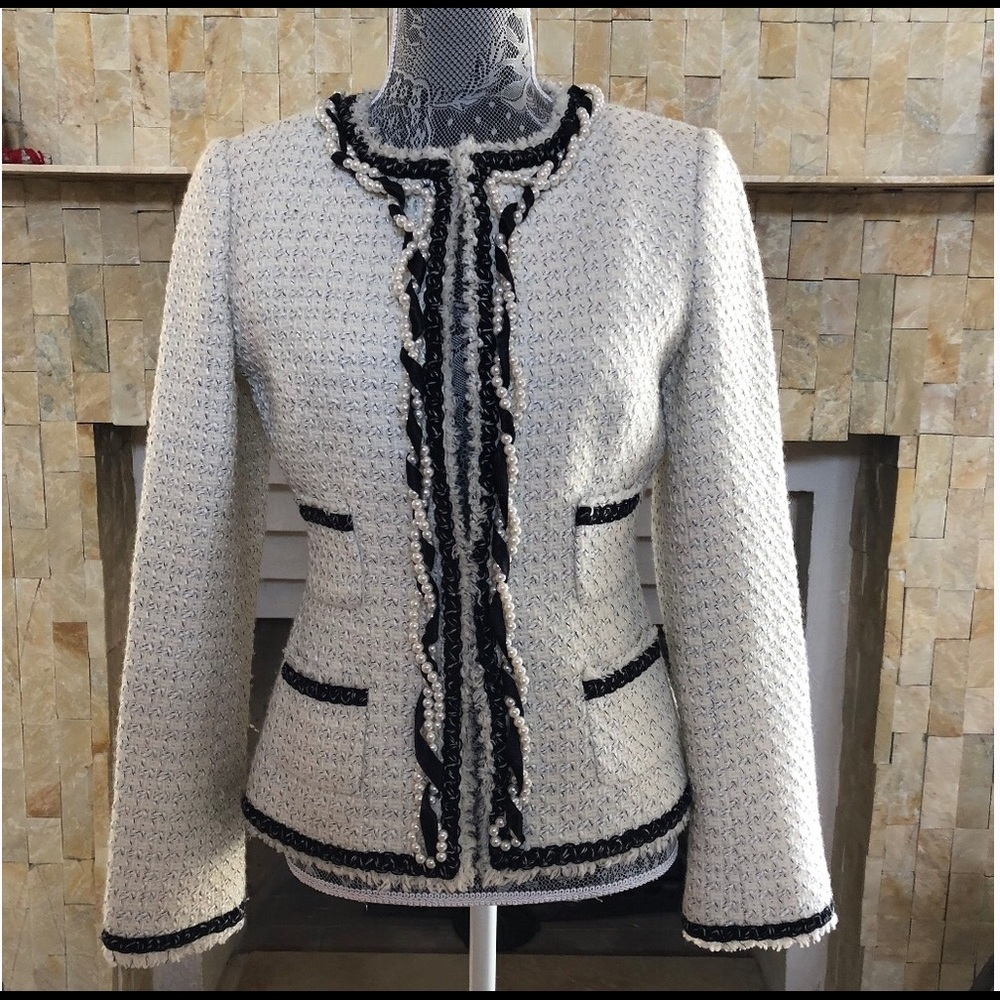 White House black market blazer.